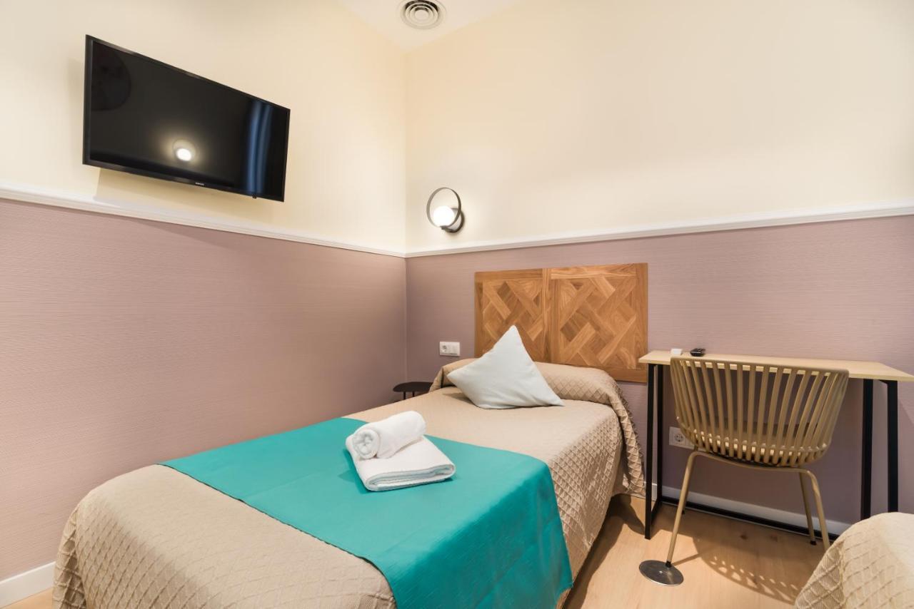 Hostal Evoke Мадрид Экстерьер фото